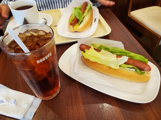 歌舞伎町カフェ 西武新宿北口「ドトールコーヒーショップ」朝から名物ミルクレープだ - 珈琲とけだま