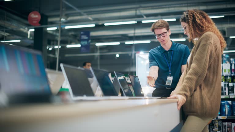 139,400点を超える売るの映像素材とロイヤリティフリー映像 - iStock店員, 販売, 営業