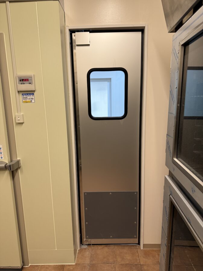 スイングドア 蝶番 カウンター 両開き扉 スイングロック丁番 シルバー 扉2枚分セット : TMKオンラインショップ - 通販 -Yahoo!ショッピング