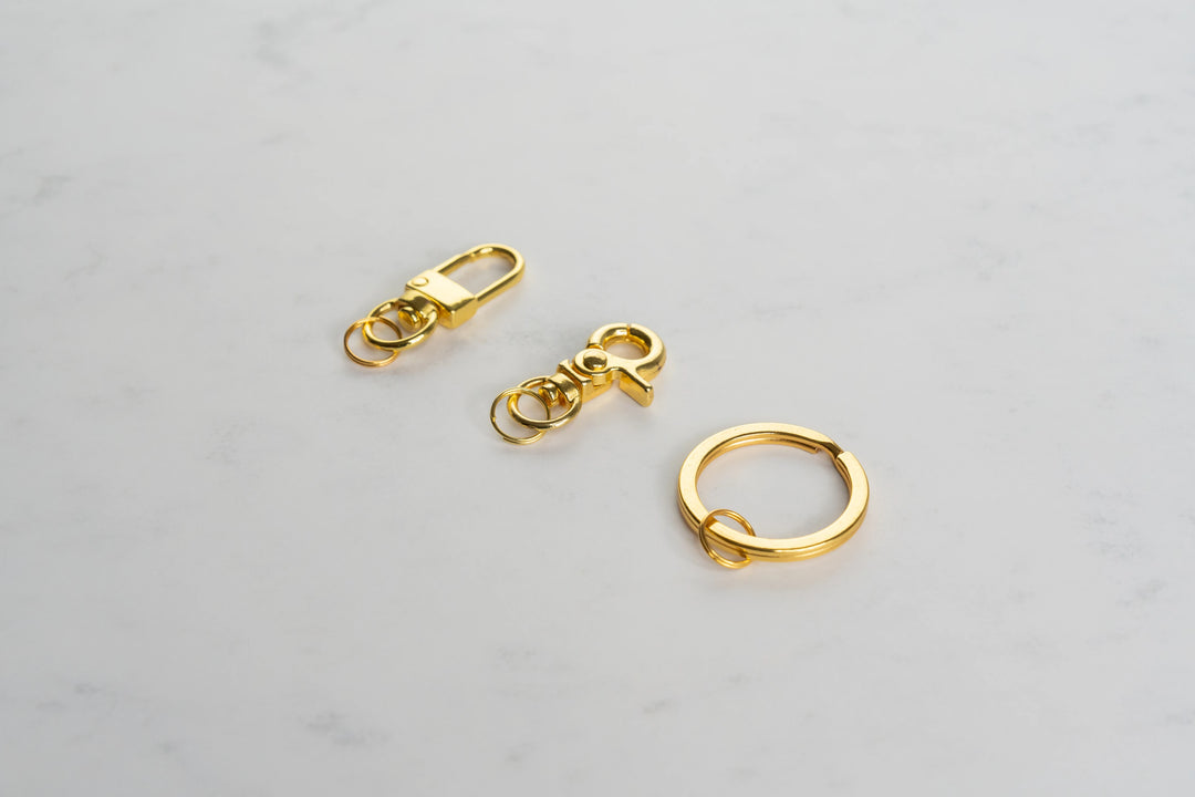 北海道 wood bar キーホルダー 名入れ可 木製 キーリング 選べるチェーン 雑貨 サクラ ナラ クルミ メープル ブラックウォールナット天然木 おしゃれ ナチュラル 職人 手作り 木 記念 木婚式 お祝い 名前入り 名入り 贈り物 ギフト 送料無料 十勝 士幌町 B12- 北海道