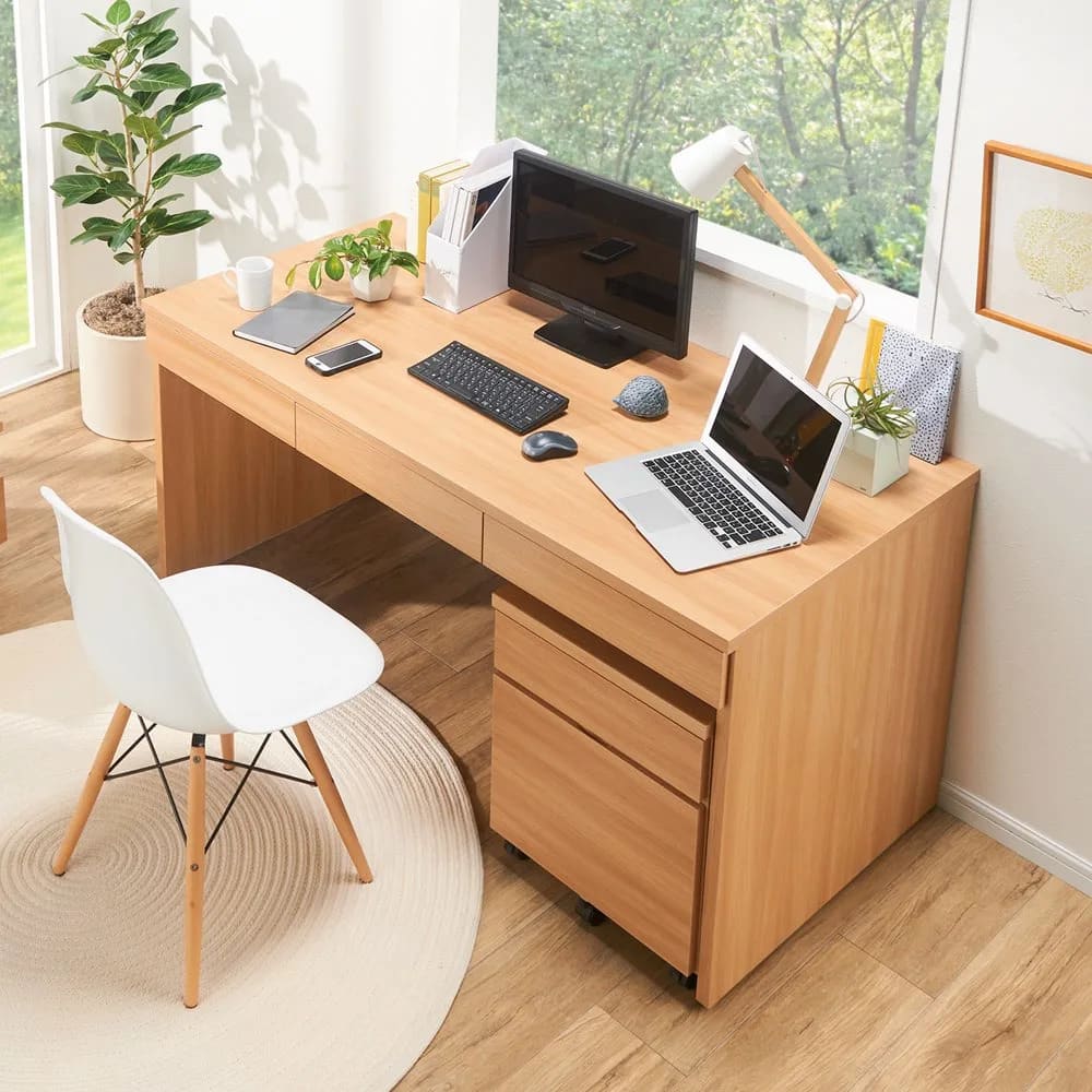 働く女子のリアルな「仕事デスク」をのぞき見！効率&モチベがアガる必須アイテムをチェック美人百花.com