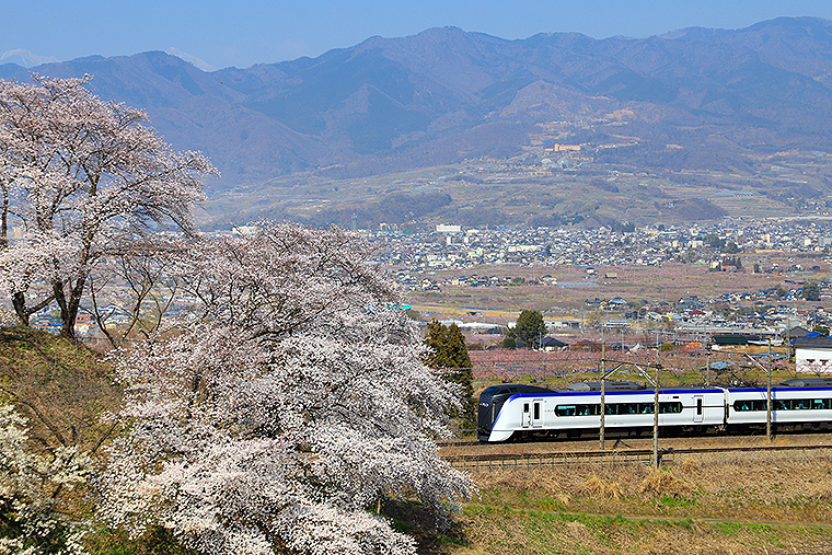 15年ぶりの復活！私鉄の全線全駅・全列車時刻と運賃を収録した『JTB私鉄時刻表 関西 東海2024』2024年3月18日（月）発売 |