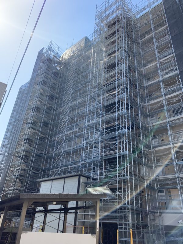 3階建て マンション 足場組立名古屋市で足場工事は前川工業株式会社