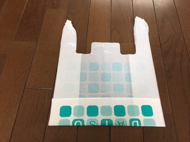 三角折りや四角折りだけじゃない！ビニール袋＆レジ袋のたたみ方を一挙紹介！袋の収納アイデア実例も暮らしニスタ