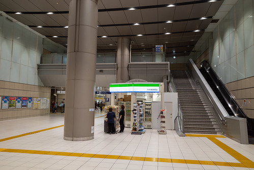 ファミリーマート TX 秋葉原駅店」さんの隣で店舗準備中(2024/11/21) :