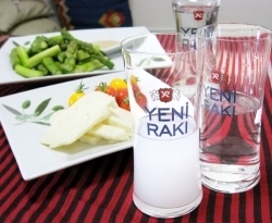 ベイレルベイ・テラゴールド・ラク 700mlBeylerbeyi Teragold Rakıトルコ産蒸留酒Dogal OfficialOnline Shop