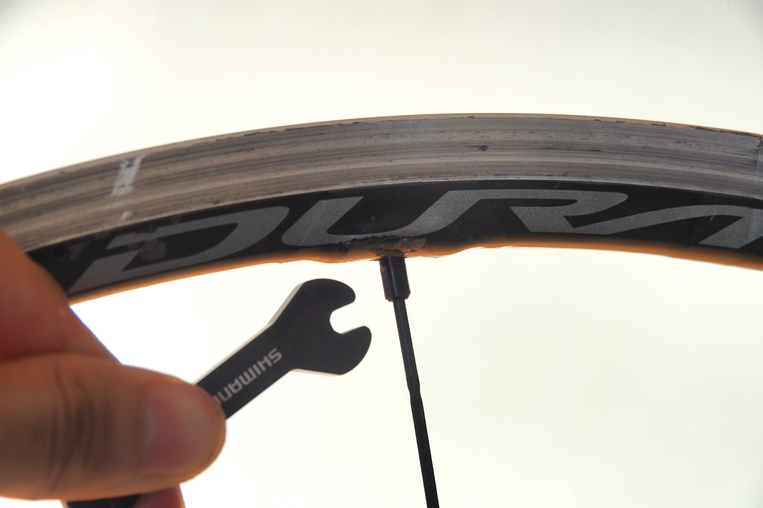 ロードホイールが曲がったときの対処法 修理するのは少し難しいです– ICANJP