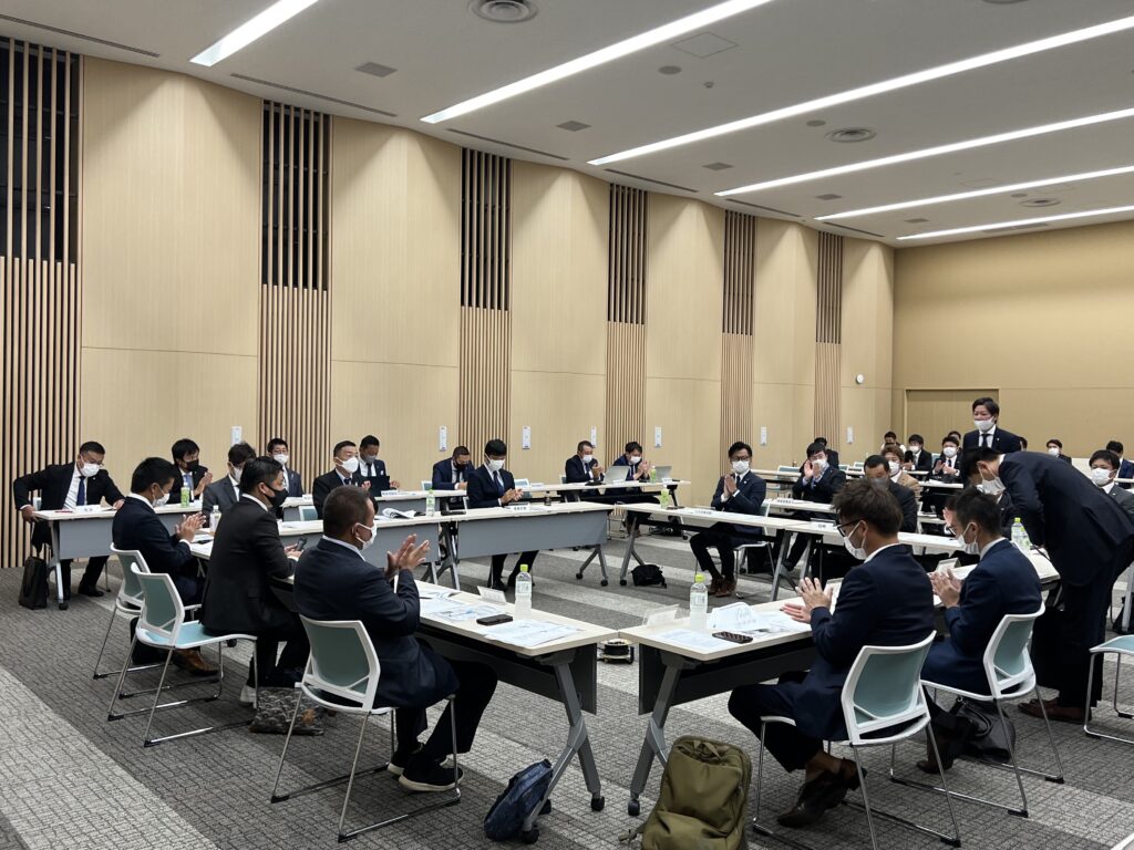 県連_役員会横須賀にて神奈川県連の役員会が開催されました🪼 嶋本監事、鹿股副委員長の勇姿が見れました🍂 平塚メンバーもお疲れ様でした☀️