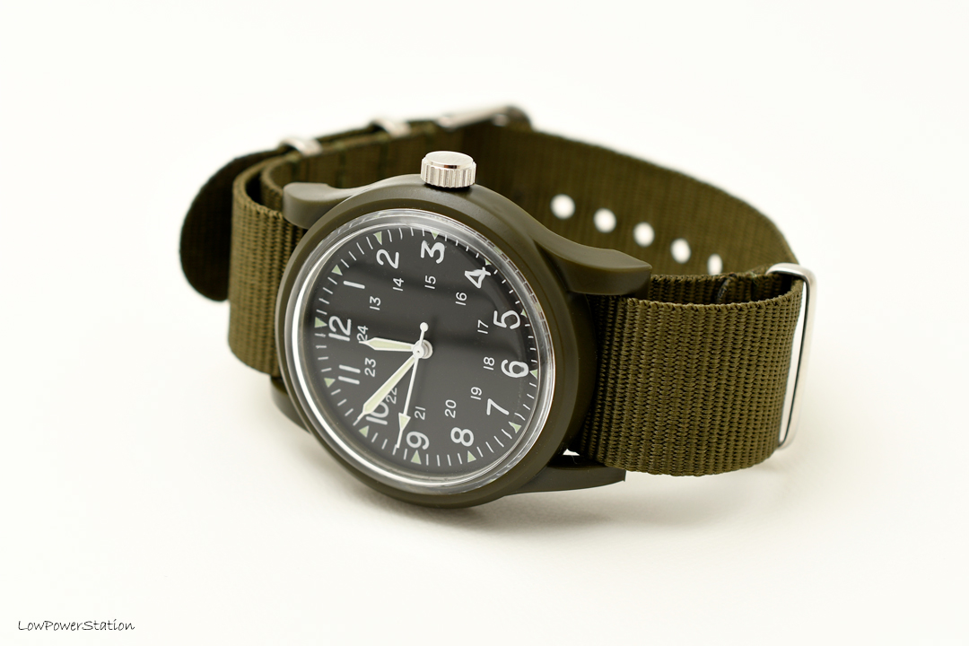 ついに完成した、、 構想3日、製作2時間、、 期間短いな、、DAISOミリウォッチ史上最強のカスタムウォッチ。 たぶん「ZENISO ゼニソ 」クロノグラフ！ ※クロノグラフはダミーです。 フリーガータイプも開発中！こっちの方がカッコイイかなまたつまらぬ