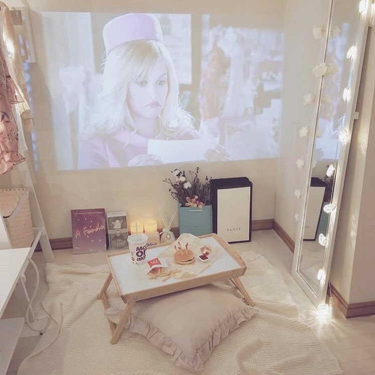 一人暮らしにおすすめのプロジェクター10選 動画配信サービス対応のお手頃モデルなどを紹介ビックカメラ.com