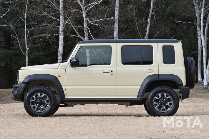 新型 ジムニーノマド 月販計画を1,200台から3,300台程度に増産と発表、当初約5万台のオーダーは納期短縮期待、2026年夏までに受注再開か スズキ最新情報スクープ インド生産正規輸入車NOMADE発売日いつ？2025年4月3日、消費税込み 4AT 275万円、 5MT 265.1万円