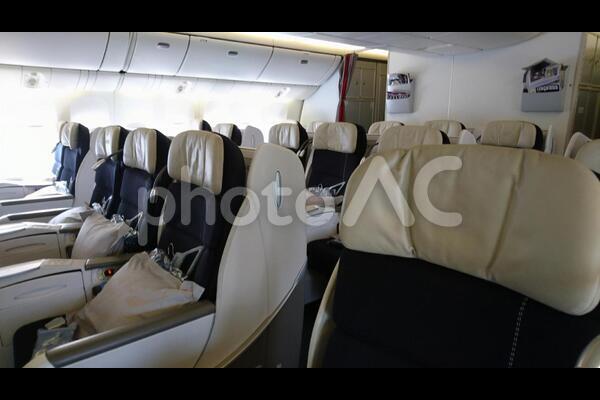 ビジネスクラスとエコノミークラスの違い HIS