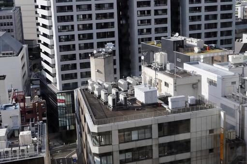 屋上に？！路地裏出現！ - 物件ファン