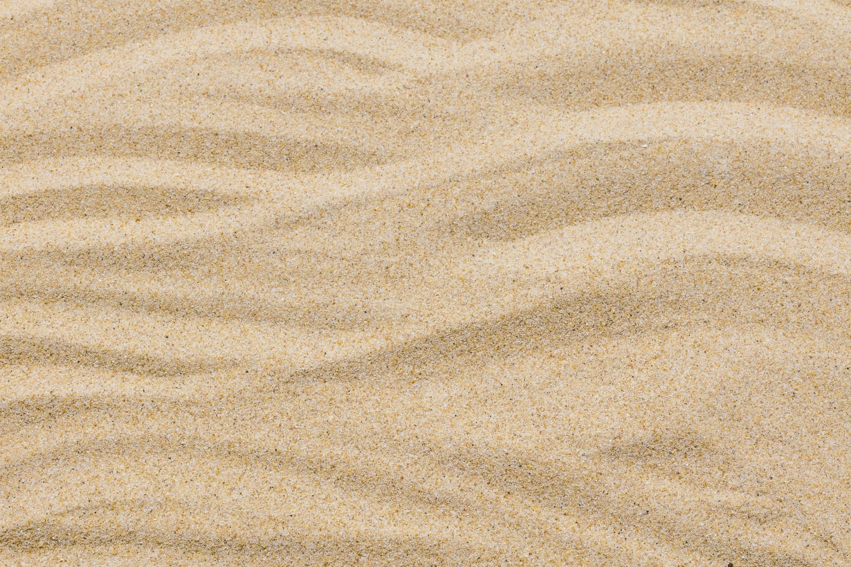 砂利の上に人工芝をDIYした3つの理由 防草シートなしでもOKはるミニマリストをやめた4人家族の暮らし