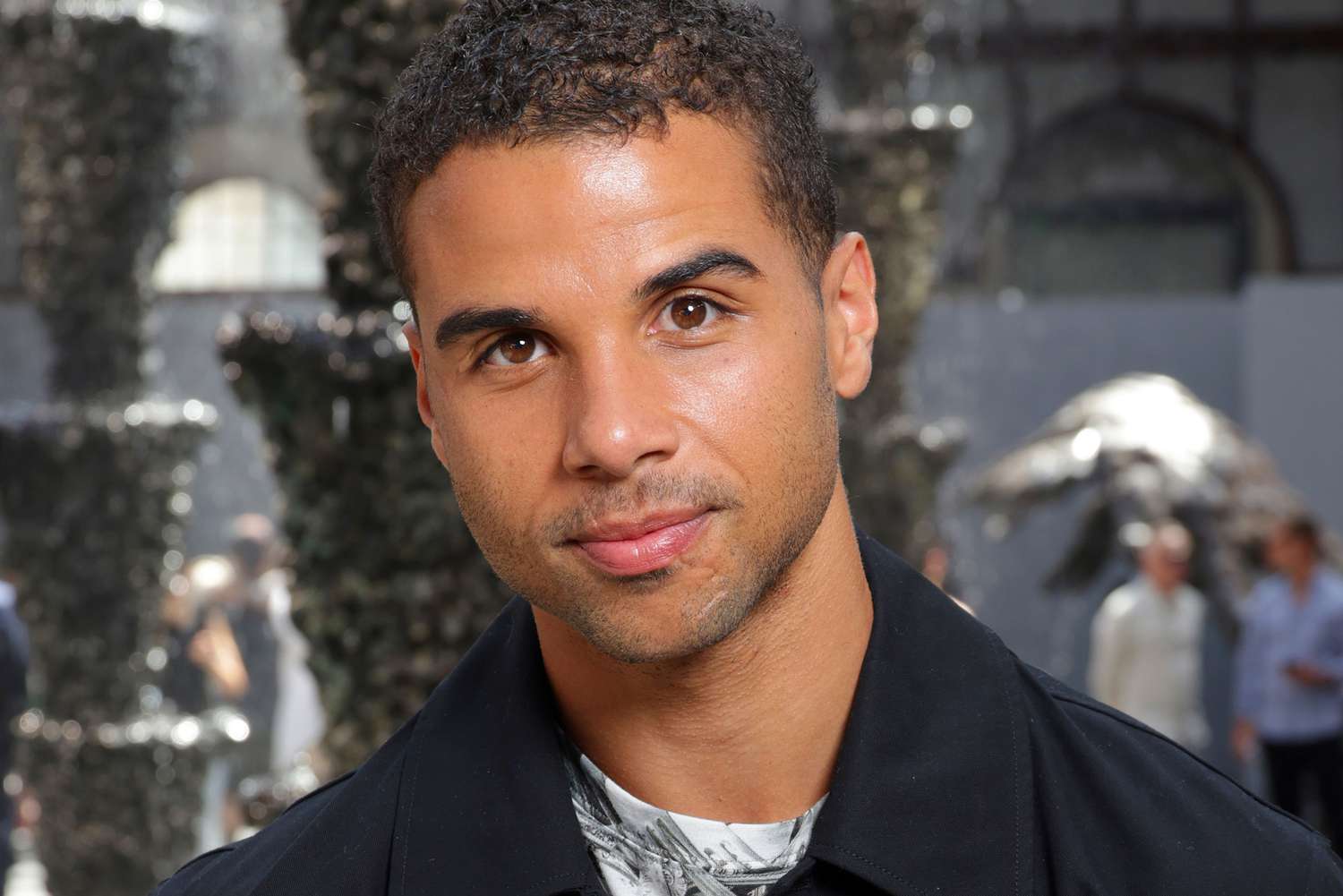 Mason Gooding shows off his muscles & tattoos in sexy new pic & it'sdriving the gays wild