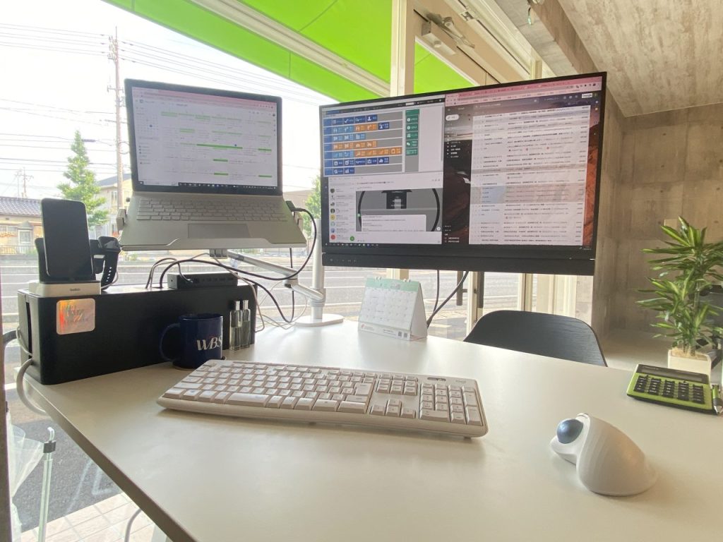 Amazon.co.jp: MJKQ9 モニタースタンド 木製 PCデスク オフィス 机上ラック 机上 引き出し キーボード 収納 卓上 天然木材70x30cm モニター台 パソコンデスク PC台 ノートパソコンデスク デスク周り 整理整頓 液晶モニター台 ナチュラル テレワークpcスタンド :