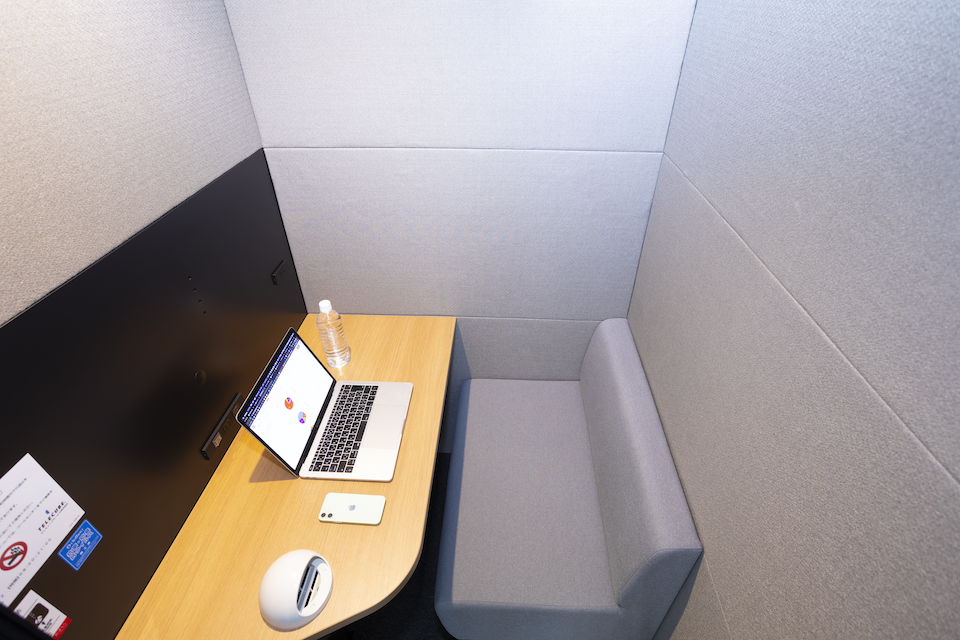 HAKADORU 新宿三丁目店 - 都内のコワーキングまとめコワーキングスペースBasisPoint ベーシスポイント