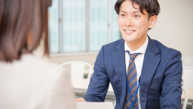 面接は笑顔のタイミングがカギ！ 内定者に聞く表情の使い分け方HR team PLUS by HR team