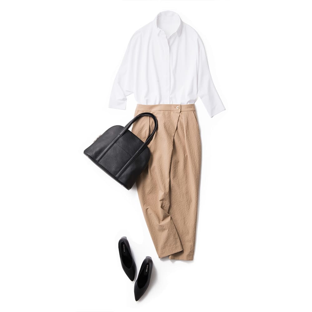 ベージュパンツコーデ51選 春夏 オフィスでも使えるきれいめコーデCLASSY. クラッシィ