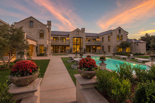 2022年 南カリフォルニアでのセレブの豪邸事情スターツビバリーヒルズ