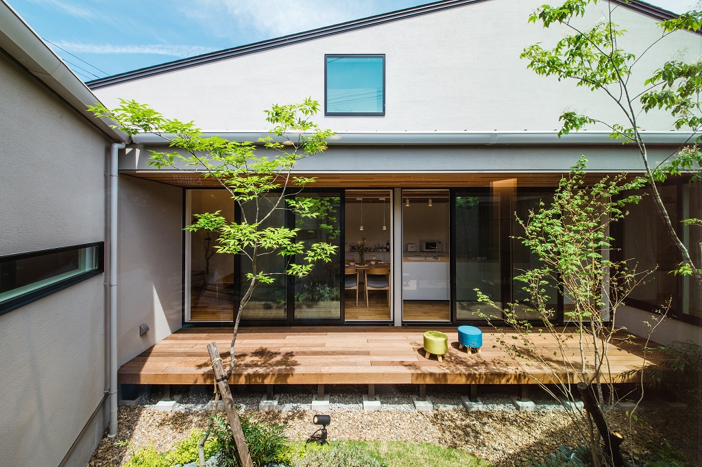 注文住宅の中庭の費用と価格の相場は？－リフォらん