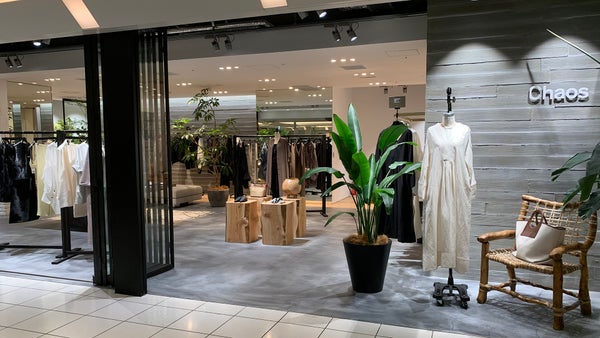 ARITZIA フードロゴが可愛い厚手ドロップ フリース フーディ 裏起毛 スウェット パーカー 品番：AZ000003579