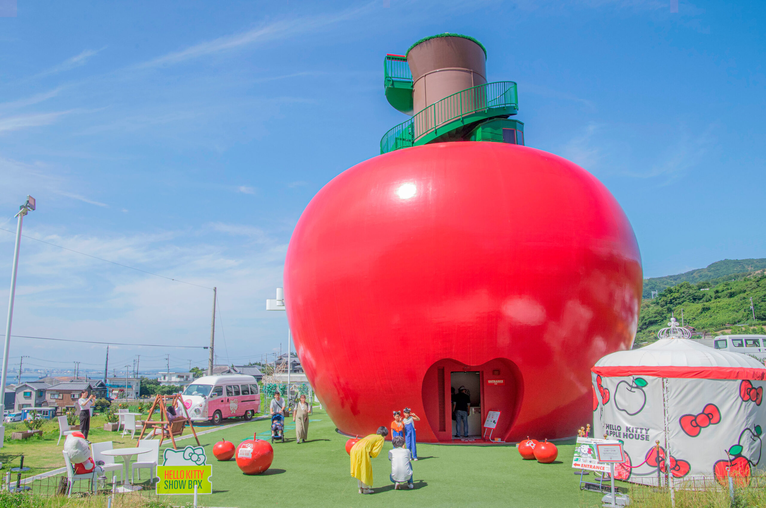 伊丹市】TVでブレイク中のおネエ系タレント「りんごちゃん」爆笑ものまねライブ！！イオンモール伊丹昆陽。11月4日（祝）。朝8時から整理券配布予定。 |  号外NET