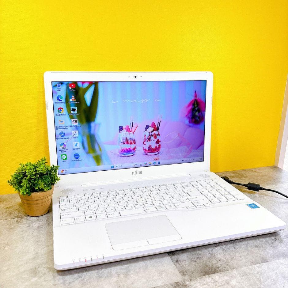 ノートパソコンで女子人気のおすすめデザインは？かわいい・安いモデルなど目的別に紹介