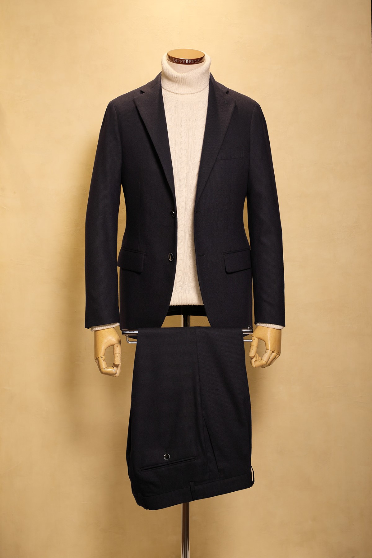 タートルネックはなぜ人気？ ビジネスカジュアルへの取り入れ方や着こなし方も解説オーダーシャツ SOLVE ソルブ 公式通販