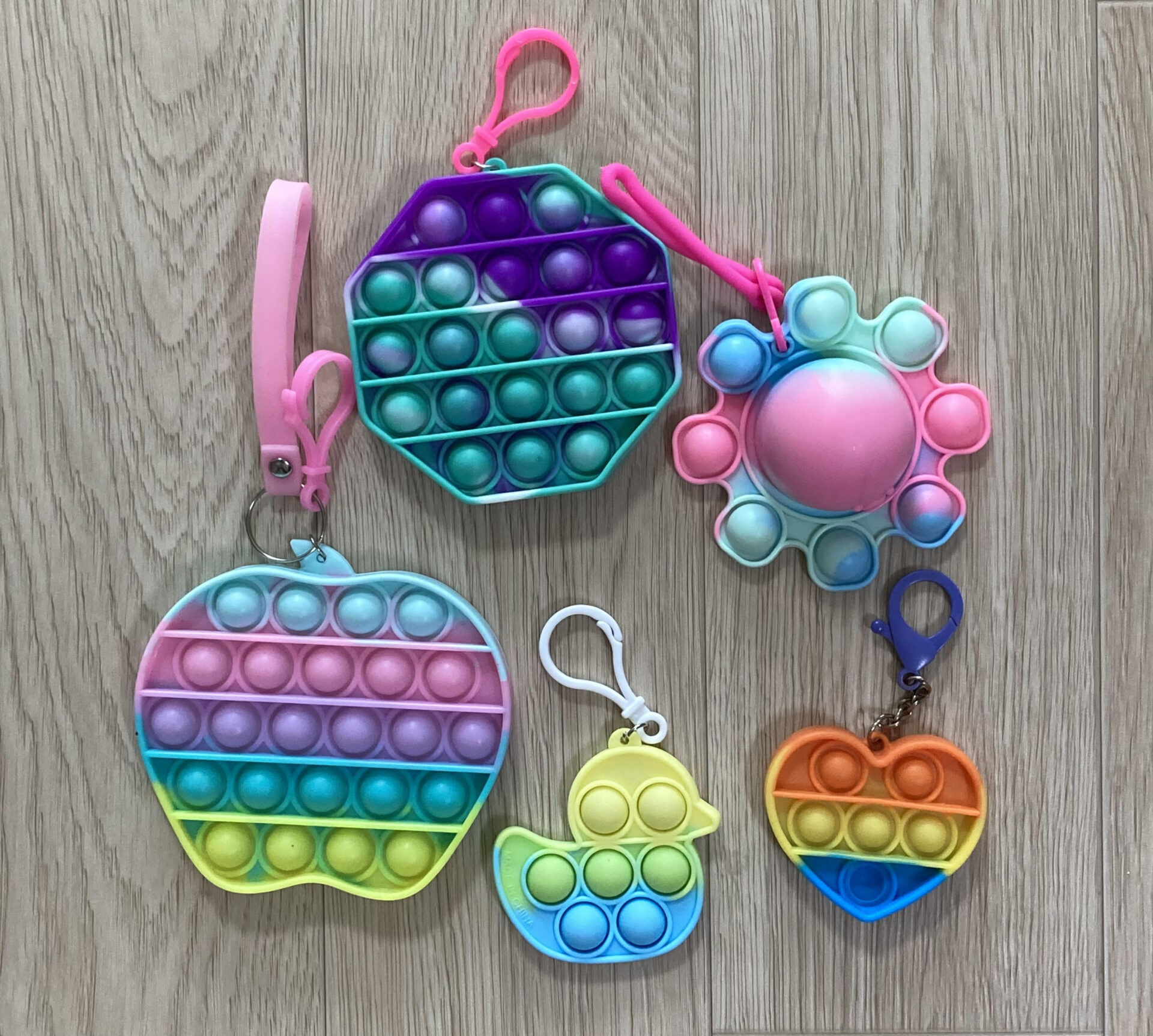 プッシュポップは100均にある？どこに売ってるかと遊び方も一緒にご紹介2ページ