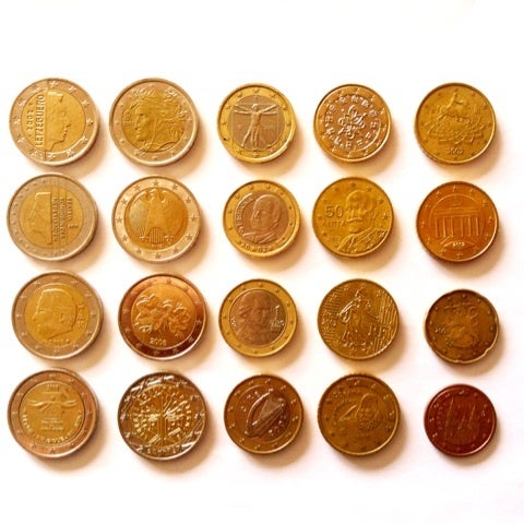 ユーロコインの共通デザイン: 青木コイン