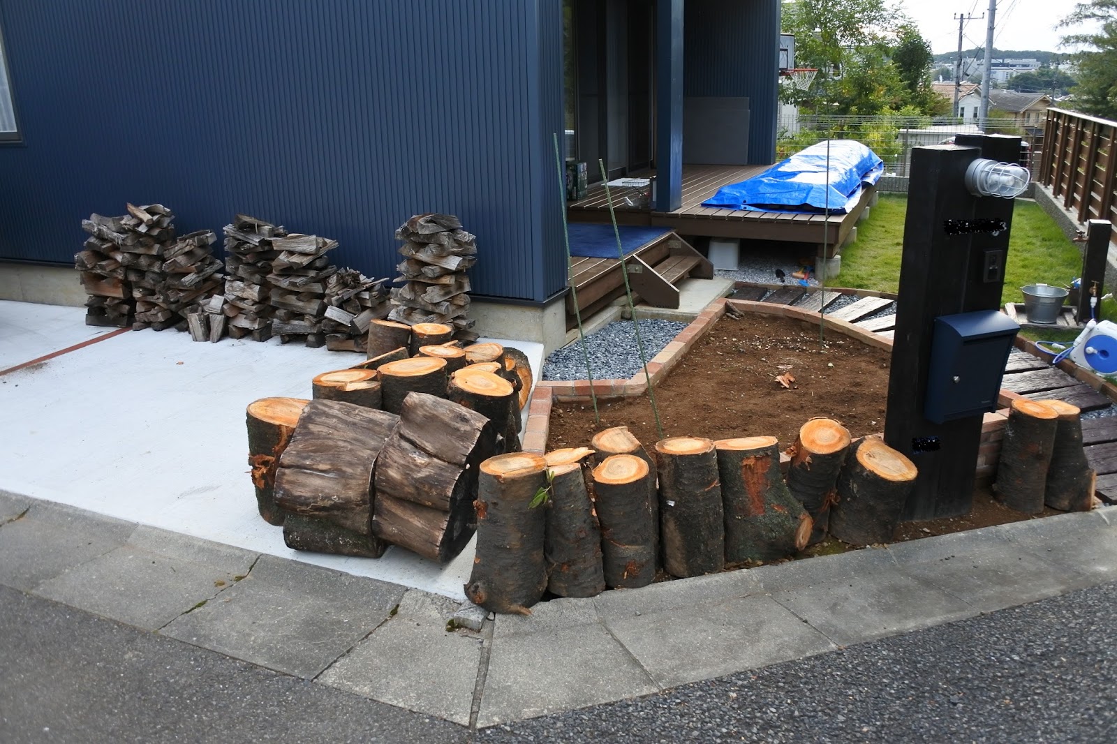 新しい薪棚をつくる – 雄平遊言