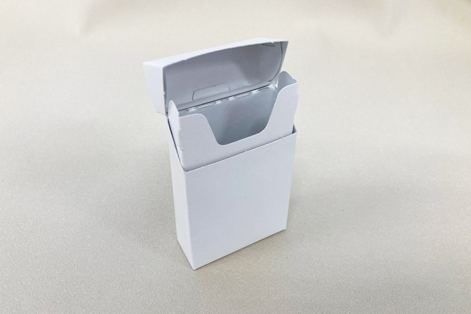 タバコの箱 空き箱 箱 素材の通販 by キリンママ 6月30〜7月2日発送不可ラクマ