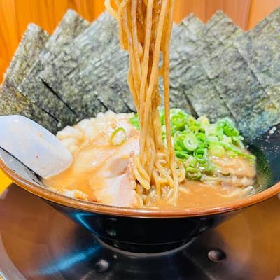 豚骨醤油ラーメンの魅力｜王道家の清水裕正 | TikTok