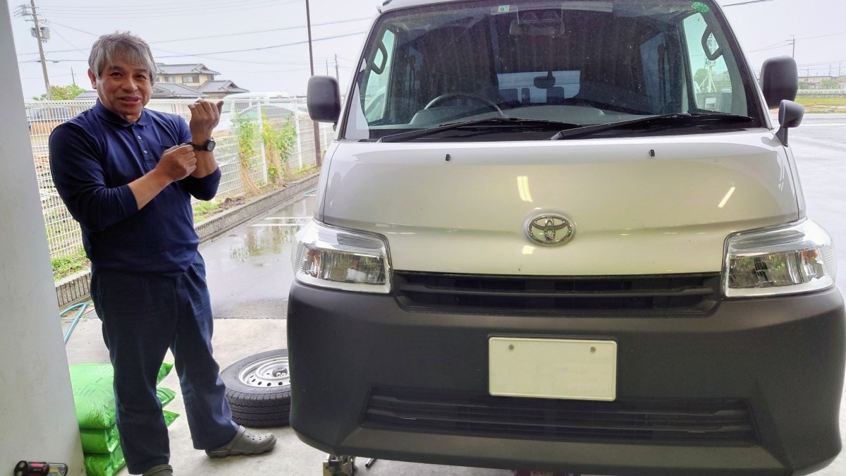 プロボックス2インチリフトアップと185R14の巻50系プロボックスに 七福タイヤ 185R14^ ^ 車高2インチアップで 見た目も👍因みに装着ホイールサイズ 14×5J 4H100PCD ET 35 黒系のホイールには 七福ホワイトレターが より一層映えてます😁七福タイヤ街乗りオフ