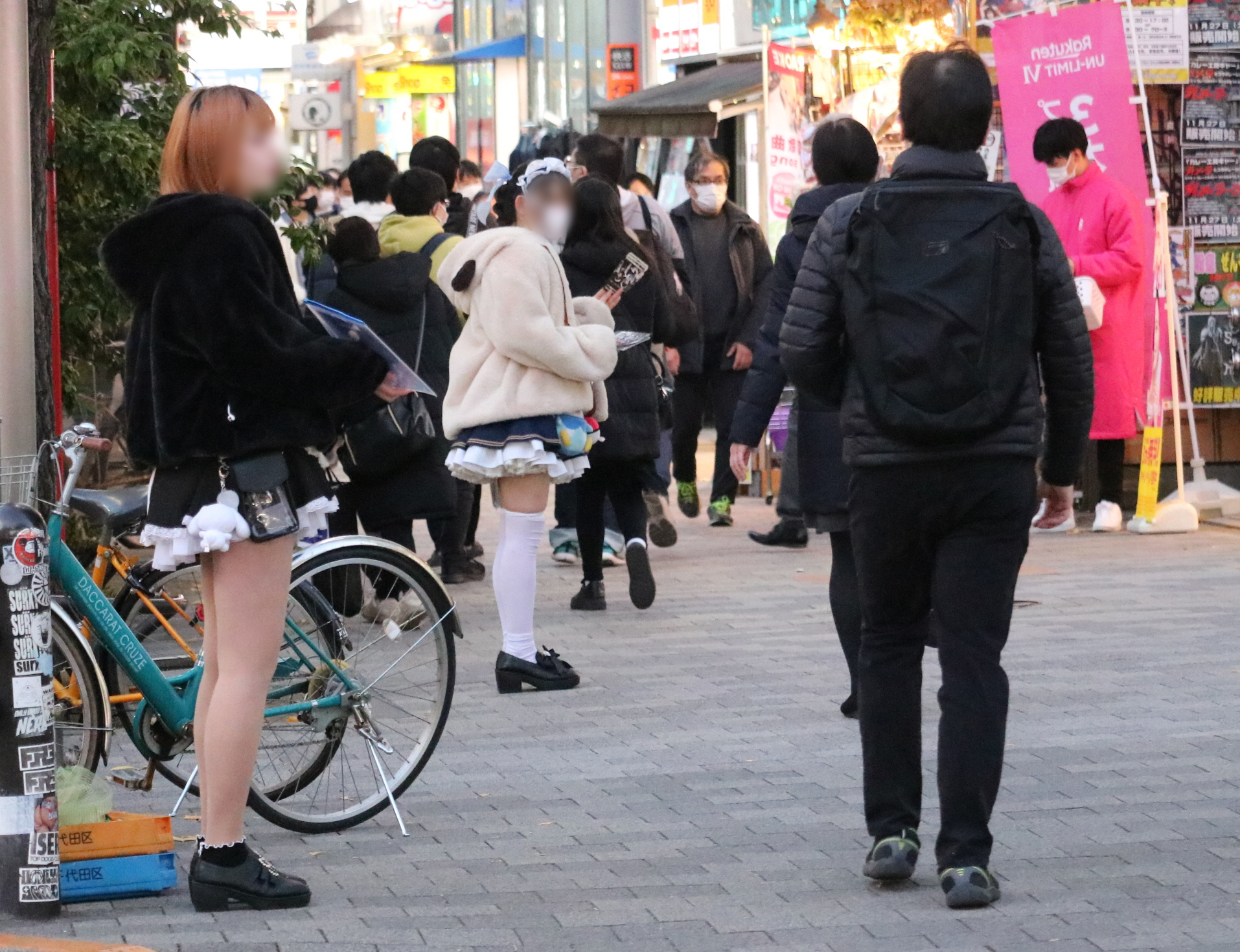 コンカフェ潜入！サキュバスコスプレ美女とシーシャが吸える魅惑の夜 « 日刊SPA!