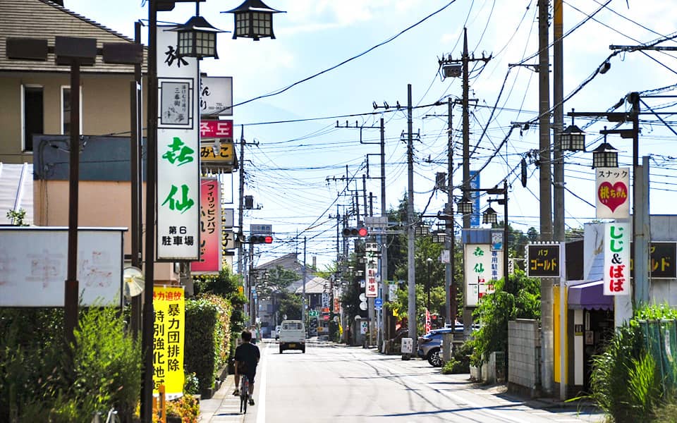 ニッポンの裏風俗】石和：温泉風俗の花形、ピンクコンパニオンと遊んできた！ - メンズサイゾー