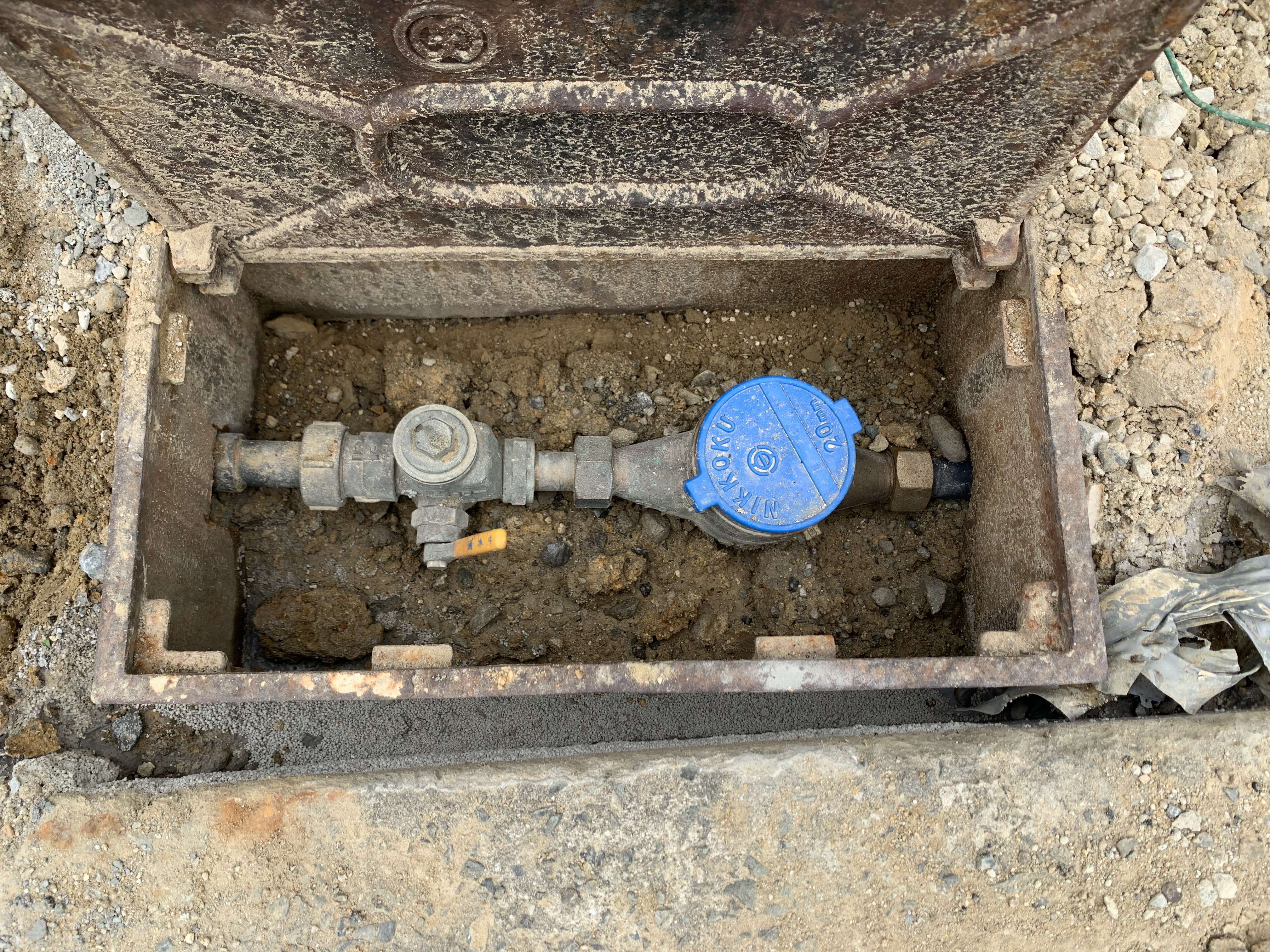 仮設の水道を有効利用