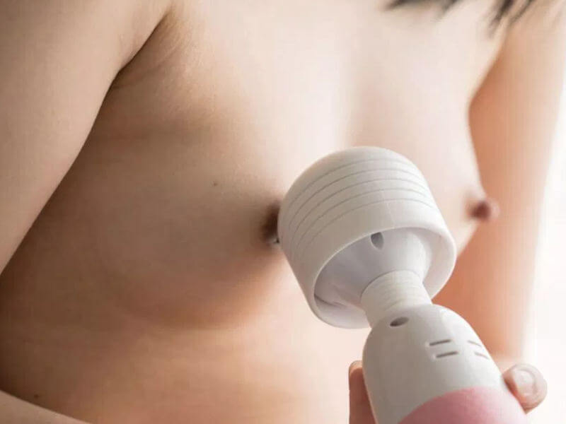 Y豚嬢乳首責めの傍ら媚薬電マ責めされるR子嬢 | omiso298円