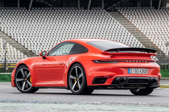ポルシェ992ターボSがかっこいい！992GT3の予想CGの印象は