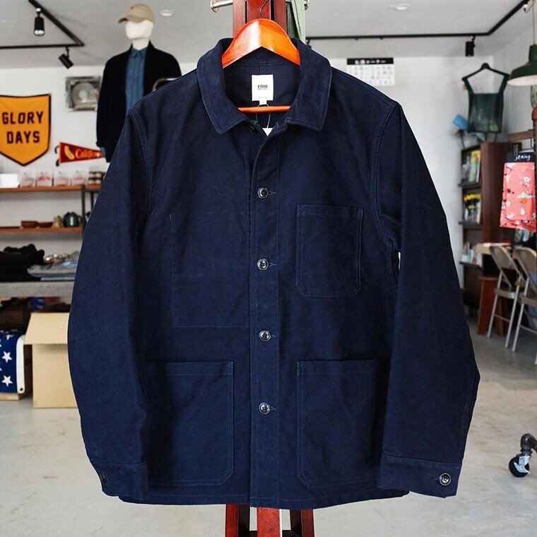 1970-1980s French Work Moleskin jacket 経年変化が楽しめるモールスキンジャケット。ちょうど良いやれ感の一着です。 モールスキン特有のサラッとした生地と 表面の光沢が特徴的。 フレンチワークらしい綺麗な青色です。used古着vintageeurovintage