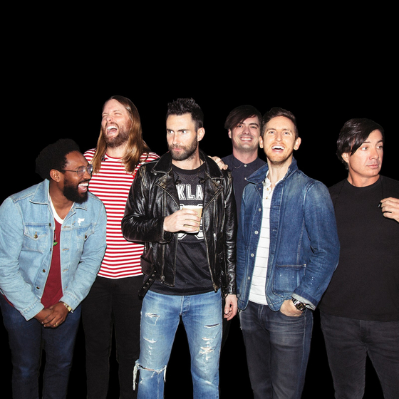 Maroon 5 removes image of