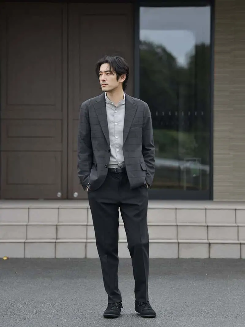 黒×オフィスカジュアル23選 定番色を今っぽく着こなす超簡単テク！2024通勤コーデ