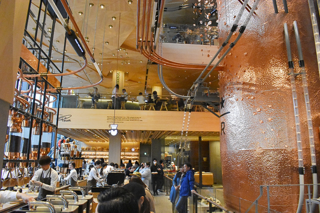 中目黒スタバロースタリー感想ブログ！混雑すると 入場制限で 入れない？ – にじらいふ