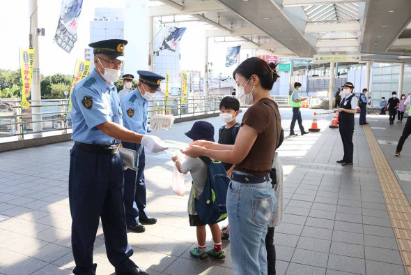 罰則強化された「盗撮」撲滅への協力を、市営地下鉄と警察がタッグでキャンペーン | 横浜日吉新聞