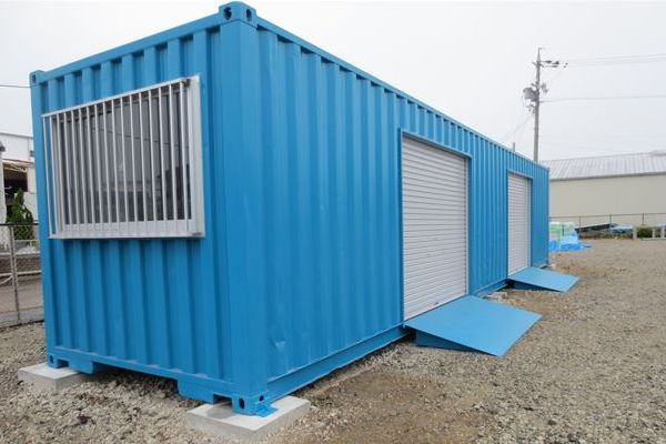 うるま市に20F中古コンテナ 未塗装 登場本体価格29万円 税別 ＋輸送費全てロニーコンテナ沖縄営業所各種コンテナをリーズナブルに販売