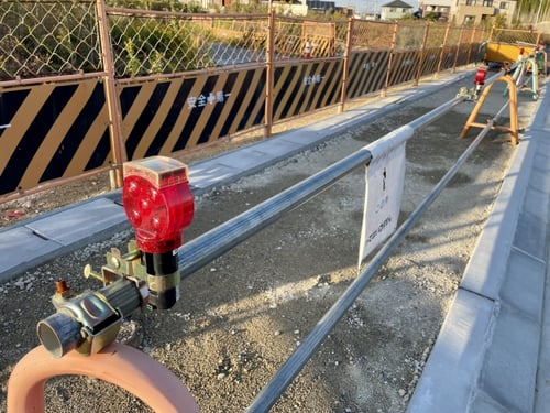 イベント・工事現場に プラスチックフェンス・B型バリケード 工事フェンス・ガードフェンスレンタル・販売敷鉄板・コンパネから樹脂敷板へ