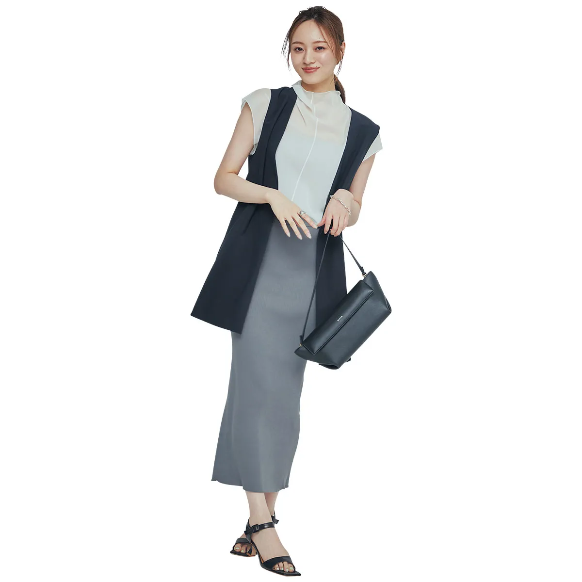 夏のオフィスカジュアルコーデ35選！マナーを押さえて好印象＆暑い日でも快適に - ファッション通販SHOPLIST ショップリスト