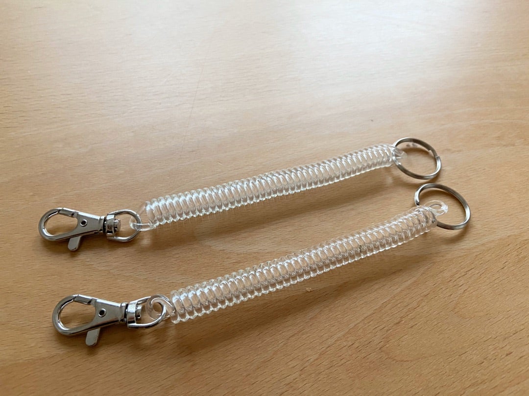 ☆ 八3861 ダイソースプリングキーホルダー2個クリップ付スプリングストラップ、クリアスパイラルホルダー 3個、ロングストラップ2P 1個八福高尾のその他の中古あげます・譲りますジモティーで不用品の処分