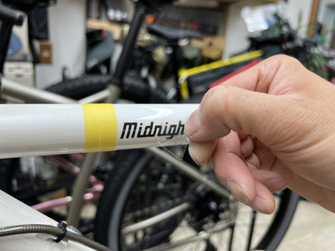 手順を解説 熱・釣り糸・マスキングテープを使ったステッカーの貼り方と剥がし方 - ForR